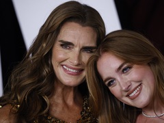 Брук Шилдс запостила фото із випускного старшої доньки