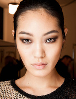 Б'юті-образ моделей з показу Diane von Furstenberg Осінь 2015