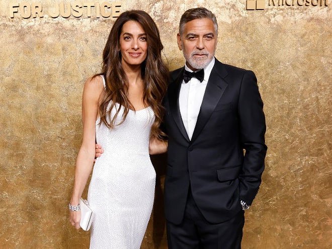Джордж Клуні розсекретив, що подарував дружині Амаль на їхню дев'яту річницю весілля