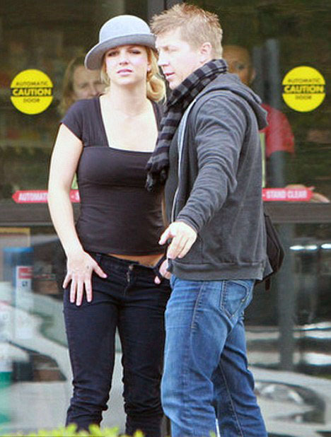 Бритни Спирс увеличила губы