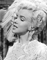 Звездный тренд: серьги-каффы