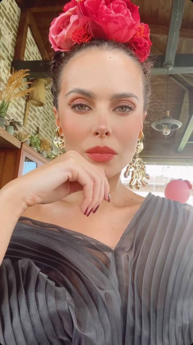 Настя Каменских в образе Фриды Кало