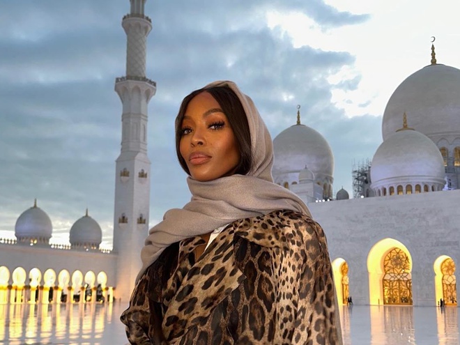 Наомі Кемпбелл зводила дочку в мечеть у леопарді – світлини