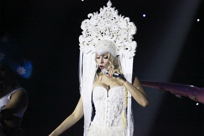 Оля Полякова