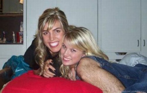 Девушка утеплилась на зиму по-своему