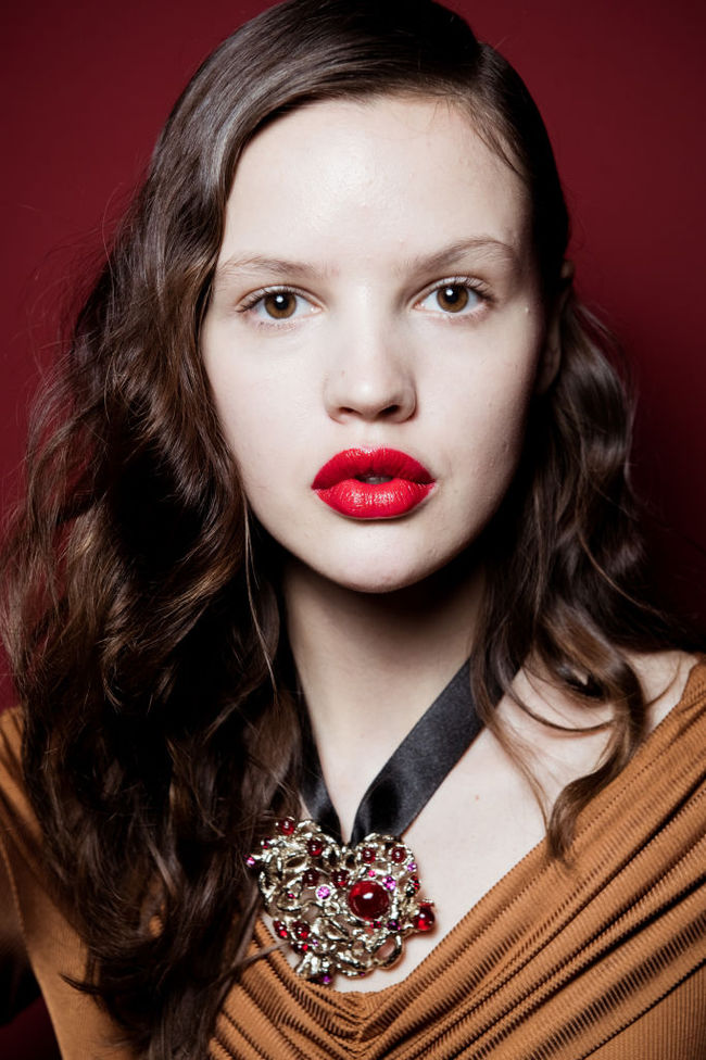 макияж на выпускной: акцент на губы