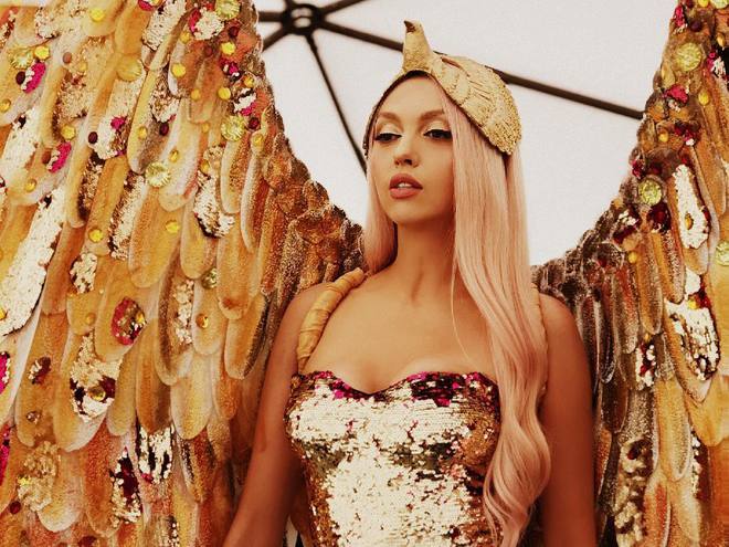 Оля Полякова