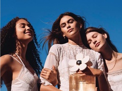 Кайя Гербер в рекламе "DAISY" от MARC JACOBS