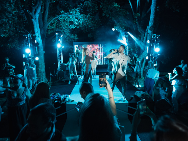 Киевская Точка G: On I Ona впервые создали иммерсивное шоу в ботсаду