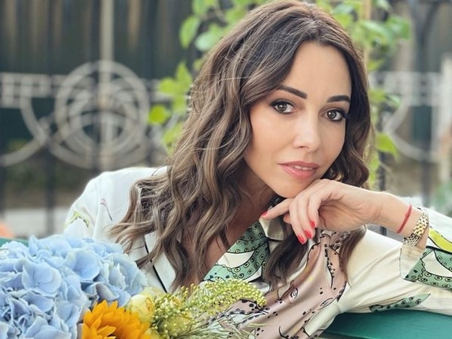 Кухар показала, який вигляд мала в юності зі світлим волоссям