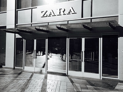 Создатель Zara стал самым богатым человеком в мире 