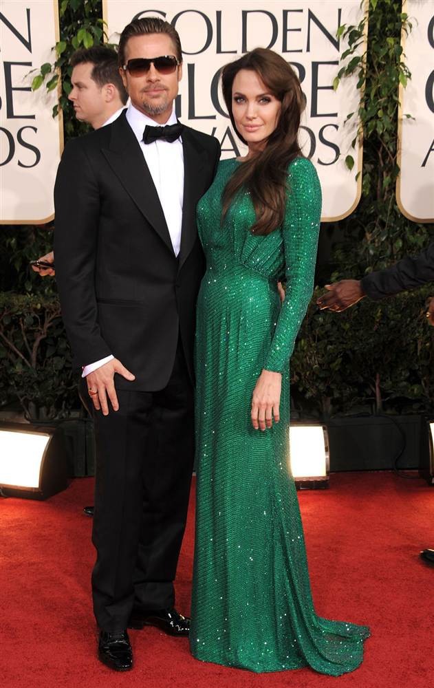 Анджелина Джоли и Брэд Питт на красной дорожке: лучшие наряды звездной пары