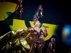 Оля Полякова