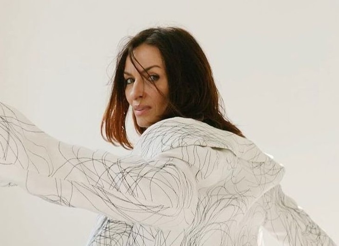 Мейхер заповнила спорожнілу сторінку рухами тіла, здобула похвалу й критику