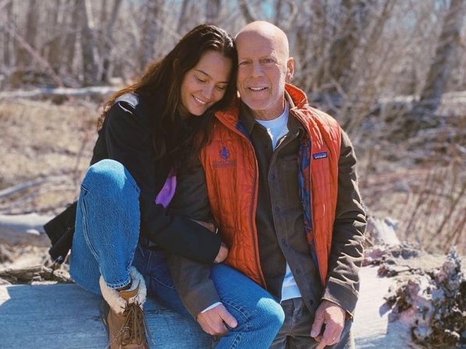 Дружина Брюса Вілліса жорстко висловилася про «шум» навколо смерті Меттью Перрі