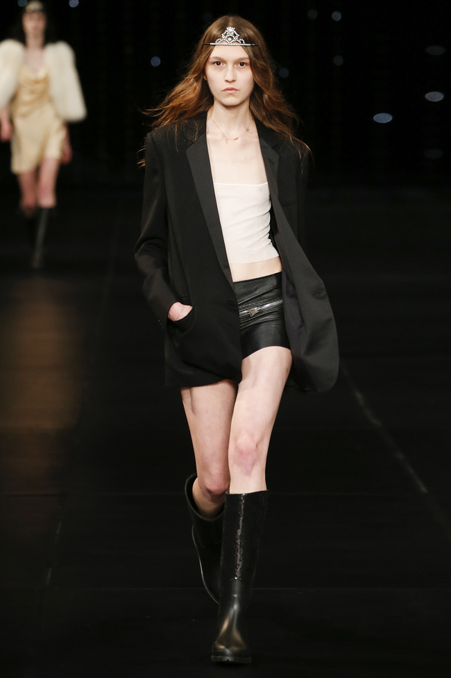 Що носити влітку: Saint Laurent