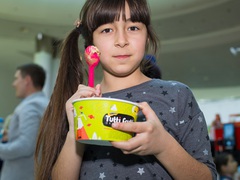 Tutti Frutti Frozen Yogurt