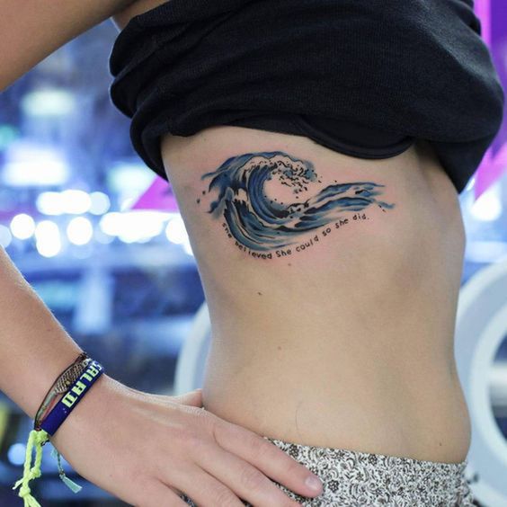 25 татуювань з морем і хвилями, які не залишать байдужою навіть твою маму