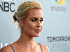 Клэр Холт (Cover)