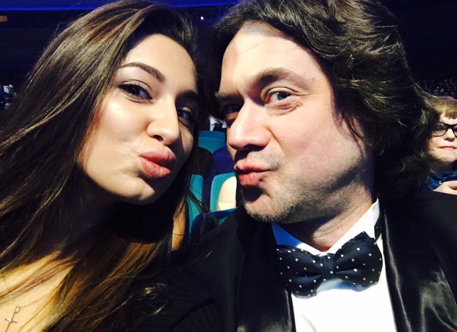 Закохався у студентку: Остап Ступка вперше розсекретив, чим займається його молода дружина