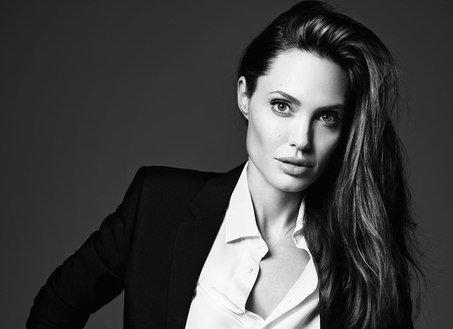 Анджелина Джоли