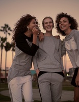 Саша Самсонова зняла лукбук для Poustovit x Tago Саша Самсонова зняла лукбук для Poustovit x Tago