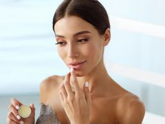 Уход за губами зимой