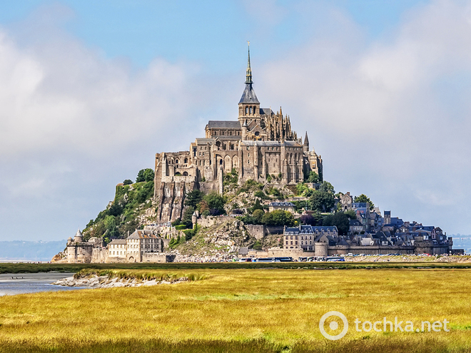10 будівель, які обов'язково варто побачити в житті. Mont St. Michel in Normandy