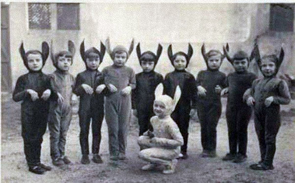Хэллоуин 100 лет назад был куда более устрашающим.