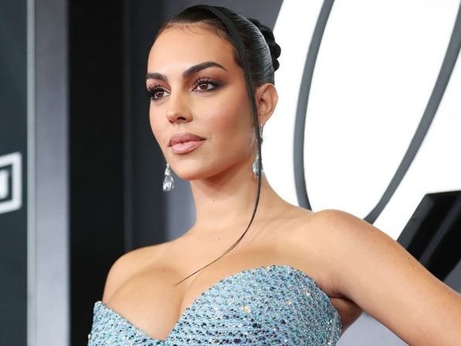 Наречену Роналду порушила закон про громадську пристойність через відверте вбрання