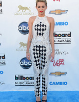 Наряды звезд на Billboard Awards 2013 Наряды звезд на Billboard Awards 2013