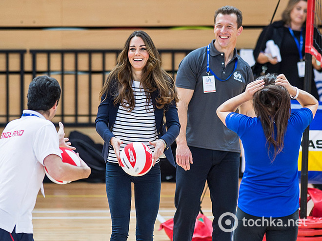 Кейт Міддлтон зіграла у волейбол