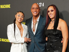 Дочка Двейна Джонсона закрутила роман із дівчиною