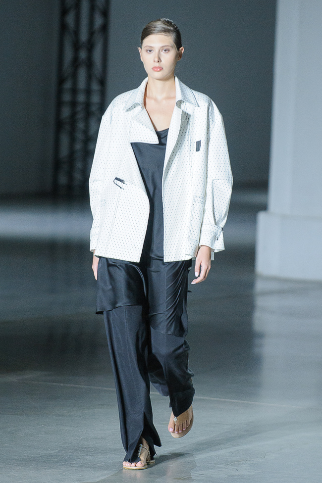 Показ VOROZHBYT & ZEMSKOVA на Ukrainian Fashion Week noseason sept 2021