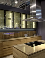 Кухня с текстурой пиленого дерева