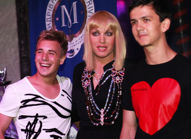 E-motion спел с Монро и Олейником