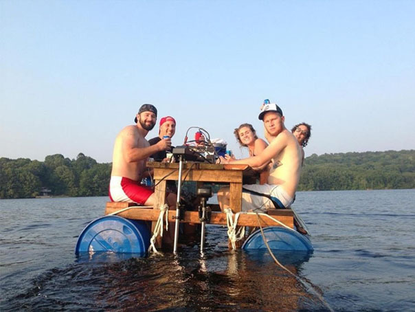 Русский народ на природе