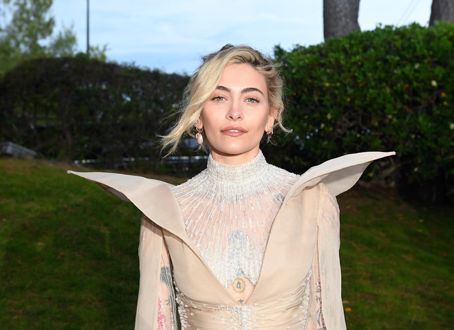 Дочка Майкла Джексона розірвала заручини з коханим