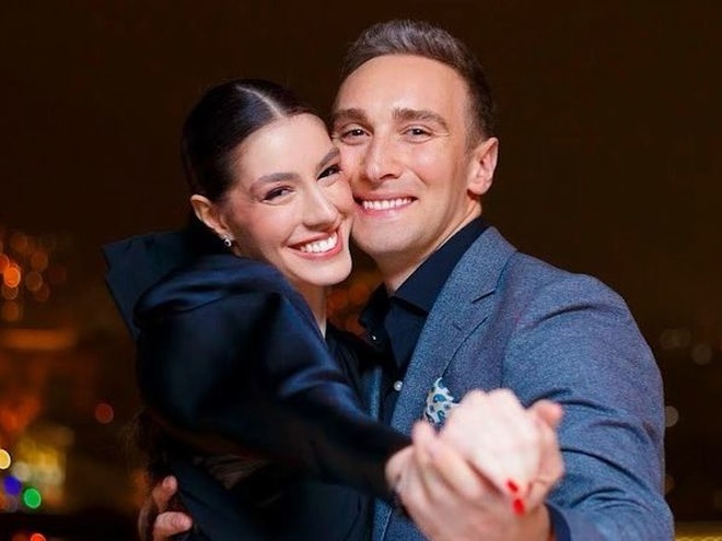 Іраклі Макацарія показав фото дружини у купальнику після чуток про її вагітність