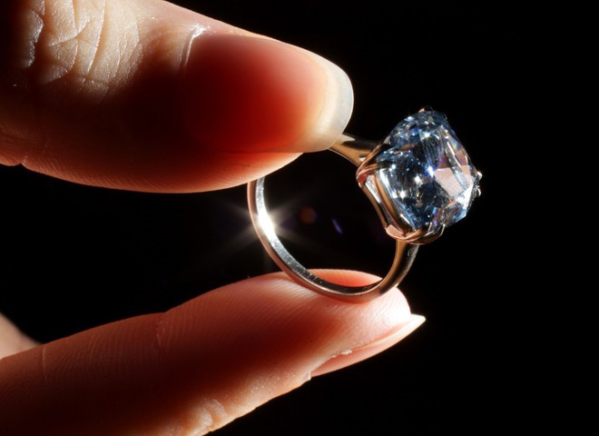 Рідкісний блакитний діамант виставлений на Sotheby's 