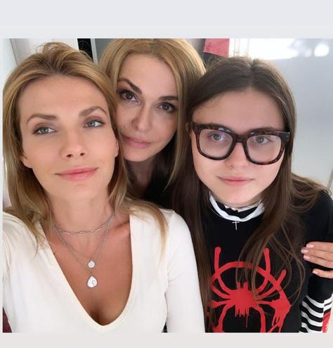 Ольга Сумская с дочерьми