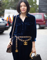 Как правильно носить вещи из бархата