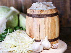 Как солить капусту в домашних условиях в банке