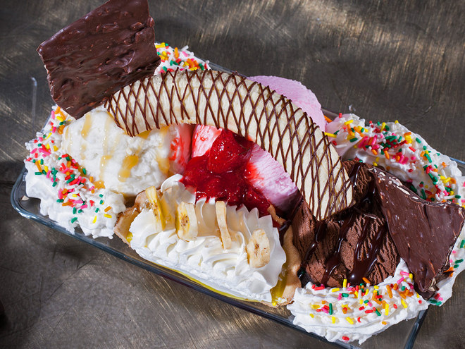 The Toothsome Chocolate Factory десерти