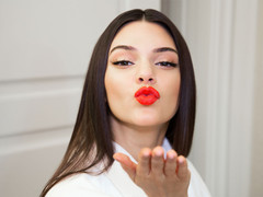 Успеть до 20: модели, которые заработали миллион в юном возрасте