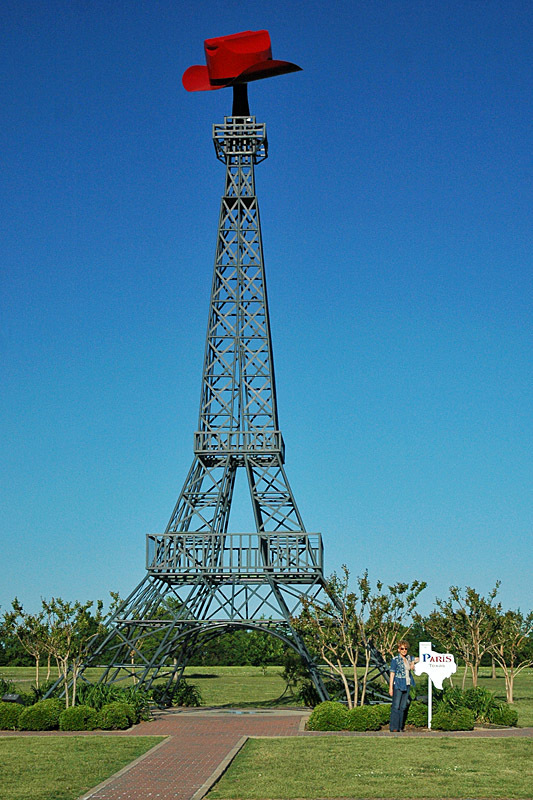 Побачити Ейфелеву вежу не відправлено в Париж
