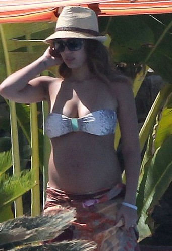 Джессика Альба