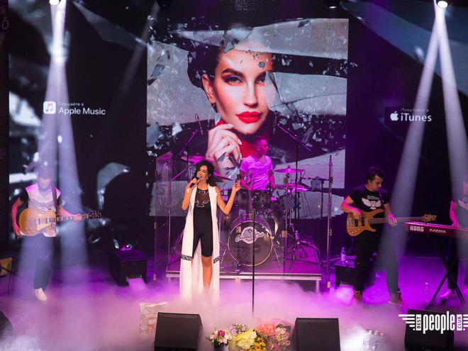 Співачка KUPTSOVA презентувала дебютний альбом гучним концертом на свій день народження