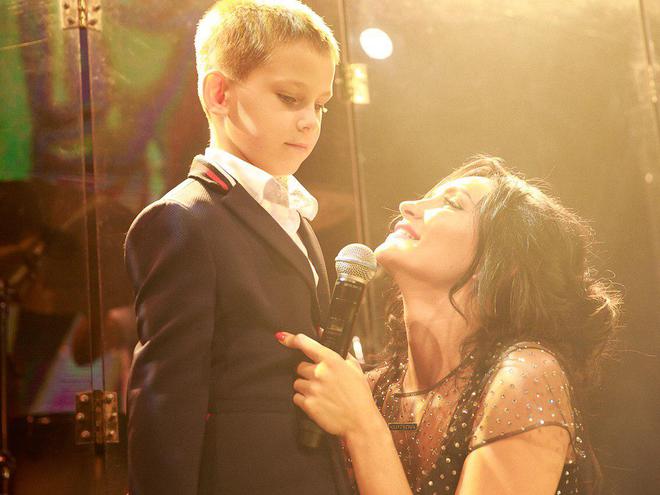 Співачка KUPTSOVA презентувала дебютний альбом гучним концертом на свій день народження