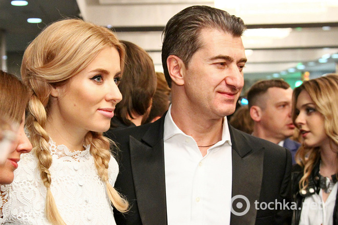 YUNА: красная дорожка